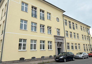 Sie gehört zu den größten Stiftungen der Region, viele profitieren von ihr. Aber auch sie ist nicht gefeilt vor den Entwicklungen an den Finanzmärkten: Wegen der niedrigen Zinsen erwirtschaftet die Maria-Seltmann-Stiftung weniger Erträge. Deshalb muss sie ihre Zuwendungen verringern. (Auszug aus dem NT.) 